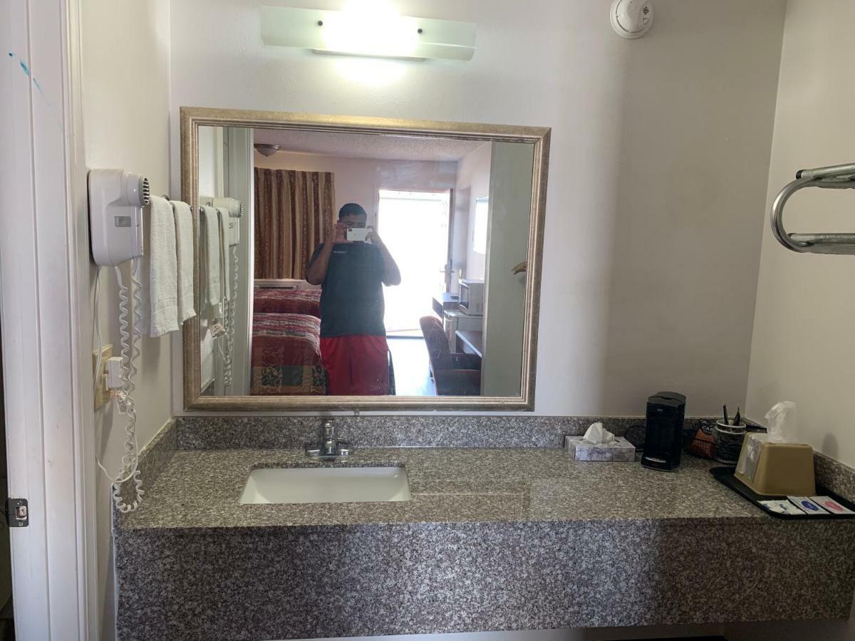سبرينغدل Economy Inn المظهر الخارجي الصورة