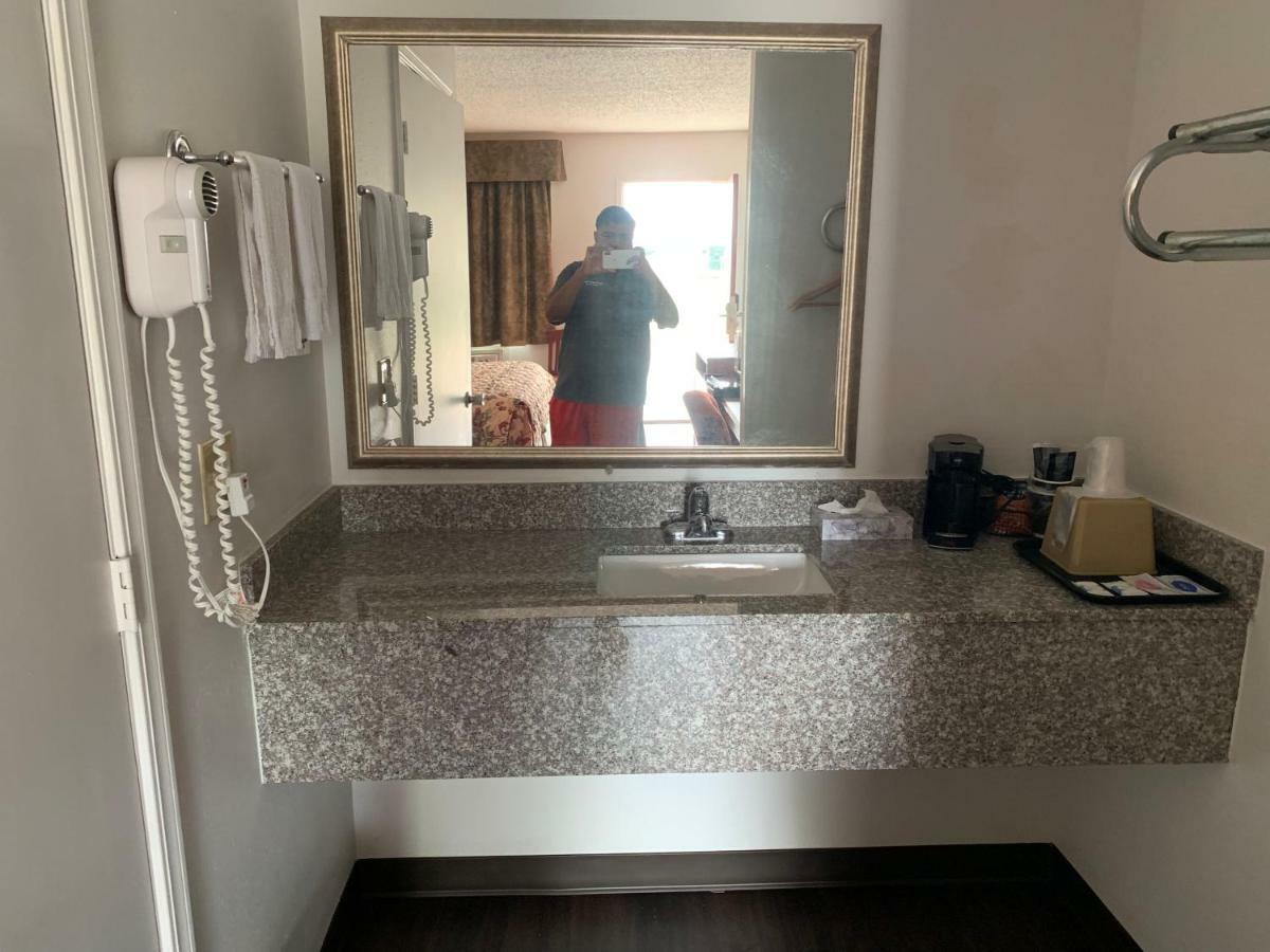 سبرينغدل Economy Inn المظهر الخارجي الصورة